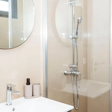 Cocoon House * Canhas