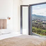 Cocoon House * Canhas