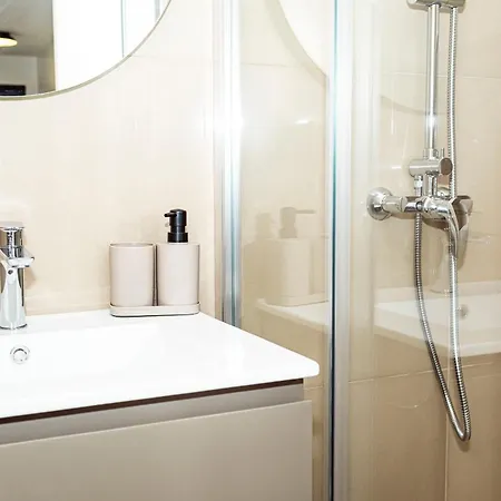 Cocoon House * Canhas