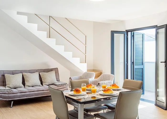 Cocoon House 度假居 Canhas